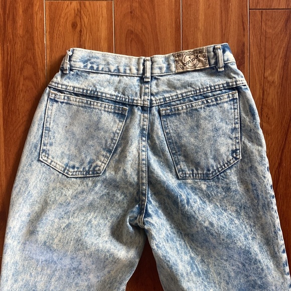 Vintage Acid Wash High Rise Jeans - Picture 7 of 9